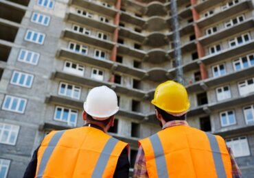 Backs of men in uniform looking at new building SSUCv3H4sIAAAAAAAEAH1Sy27kIBC8r5R/GHEeVmAbDPmDHKI97DHKgUd7QuIxEeCsVtH8+4IfWWY3ygXRVa7qblPvN98OB+Qsuj0gLSjtNae4J8LgDmiPlRU9lg3hnJOh7QhHx0WgVXQma95LVQzGcY4pqOT8lGFy3HCwLvng1FjAgl1WfUwqzRFisdggoxKc8rcruOn3Pg9rfdiJhcyKMvYP/QwmRXSsqDjrQv189SEzO3E5fmFzNyUIzodPje5dNDCOagI/V37r5XHfVp1gMr//jl/0T3PKvjF581LvkSlKrjrR9sP38QNHg09+dOo/KWP8ez45W07+mdQGUOeY3Bn+Ucvrxj27noNWbuvlUr1cgBHU+nKbJzLDoKUwFmtrJe40DFhx2mHLesKoYAYo7C0QawhIkD2mnBDcybbBshMSN7ZnWihJmaBL/3UT9PIr/75zHZQ3Z8FXtZqt81Vm3rxRYxG01divwRk3nSqZT08Q6vzlAPtzBUw+LWuiLfM2B7SUtKWUtYQ3REhGBGtknvfyB4X7WT1JAwAA